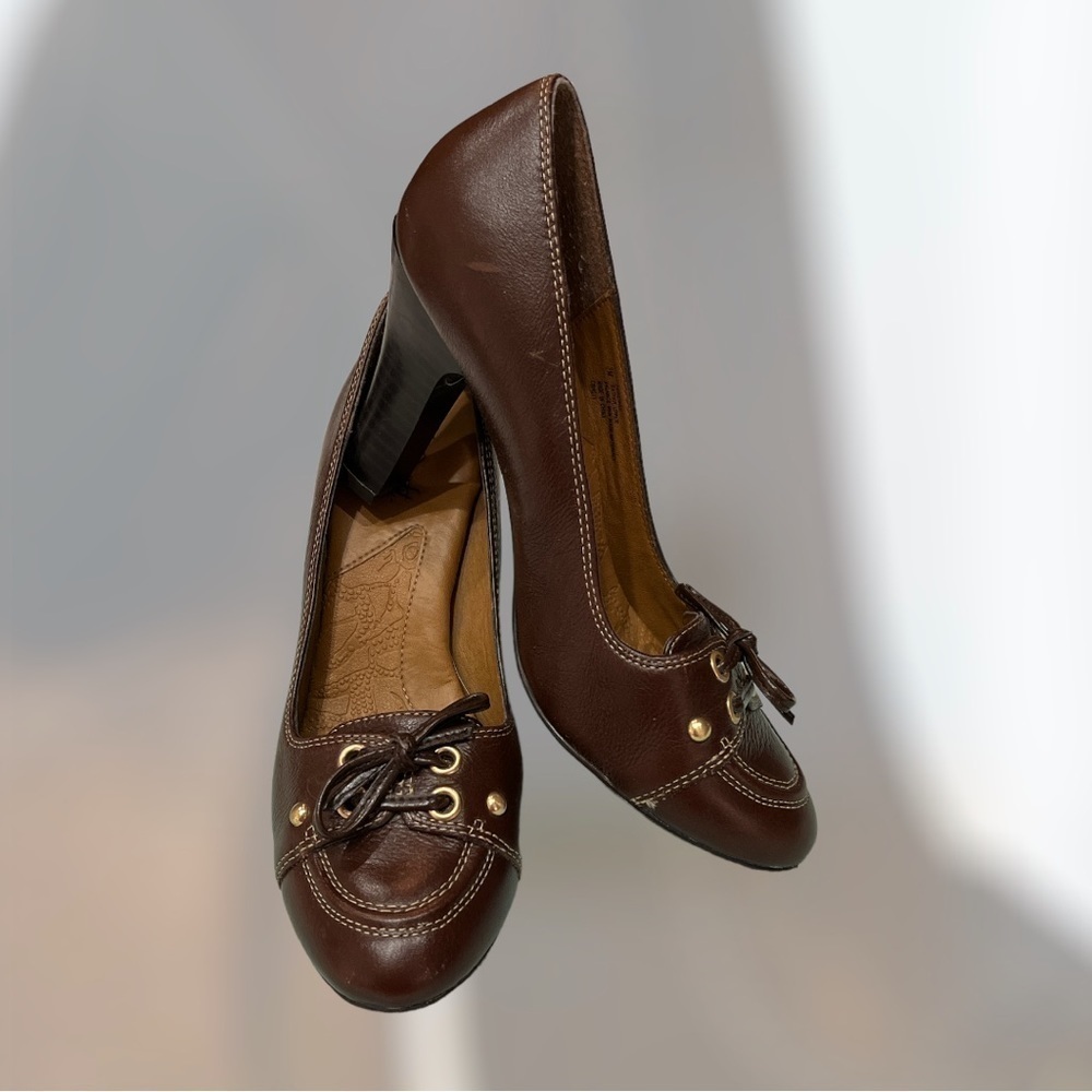 Sofft Brown Heels with Bow Detail